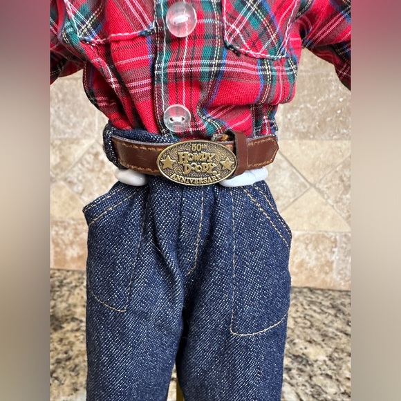 Howdy Doody Limited Edition 50th Anniversary Doll with Stand - Picture 9 of 11